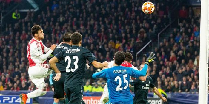  佛罗伦萨绝杀被吹，VAR判定引发巨大争议  