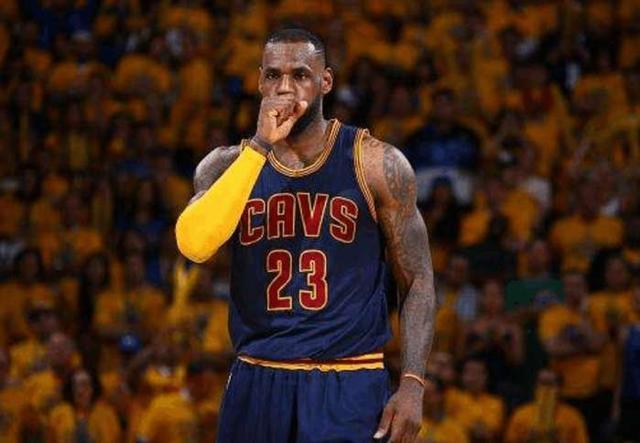  詹姆斯生涯总分超越贾巴尔登顶  